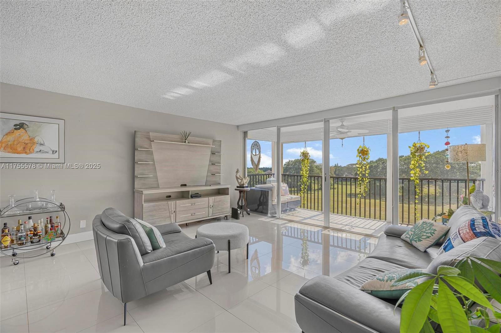 CONDOMINIUM 8 OF ENVIRON - Residential