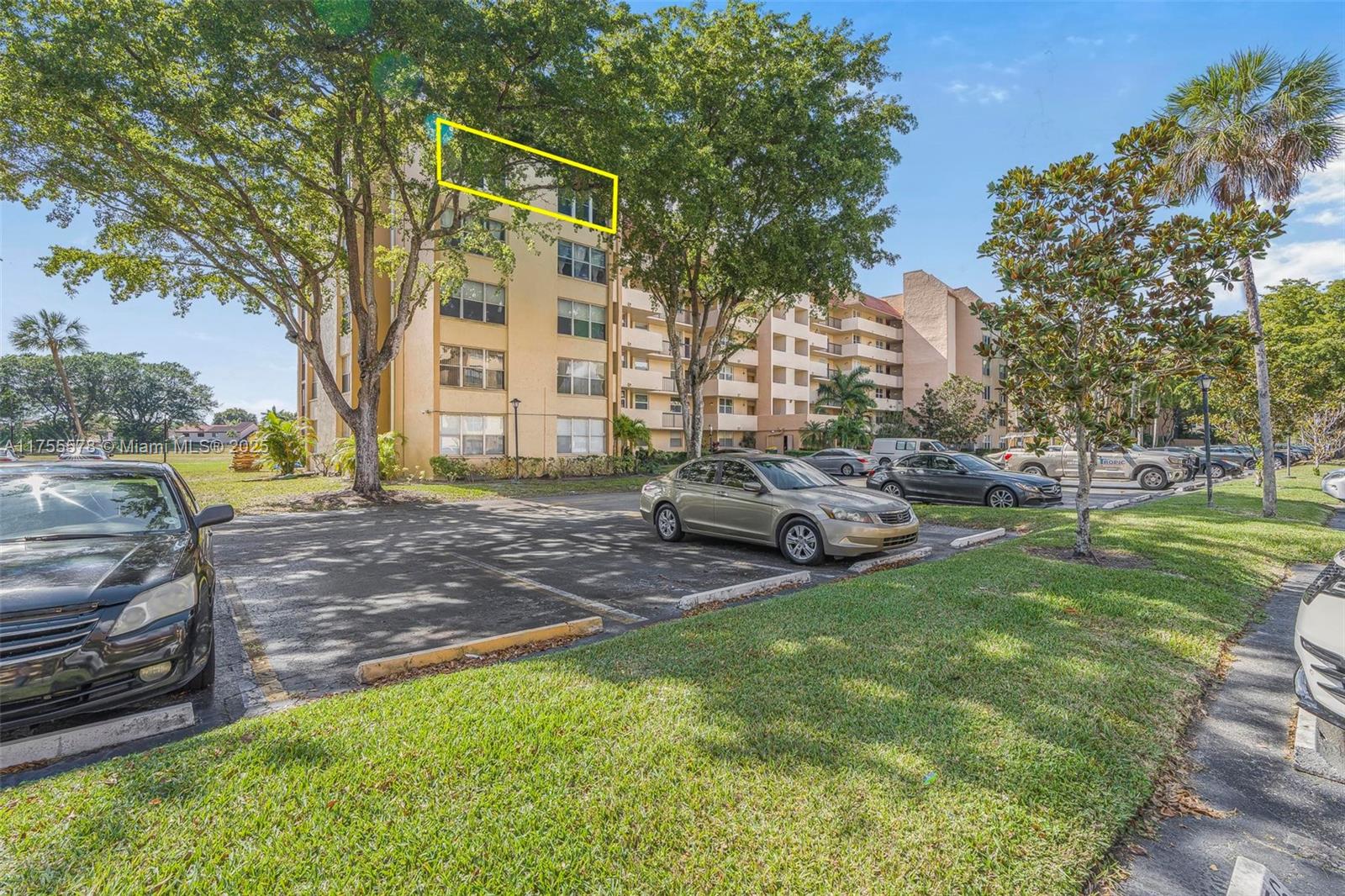 CONDOMINIUM 8 OF ENVIRON - Residential
