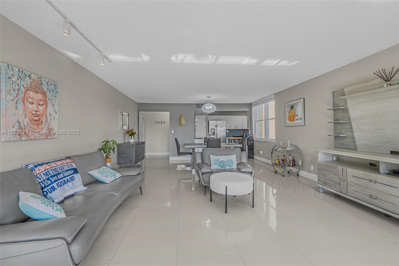 CONDOMINIUM 8 OF ENVIRON - Residential