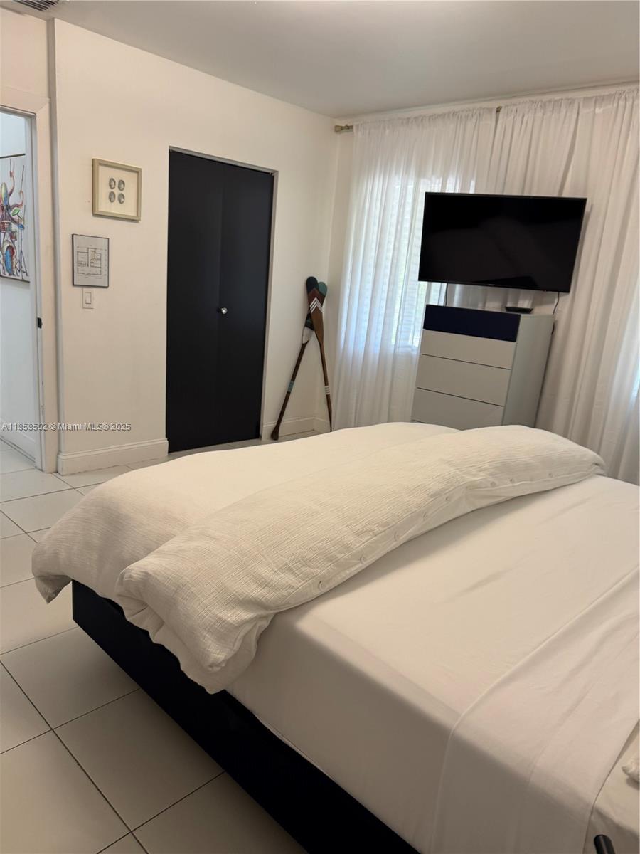 VENICE - Residential Lease