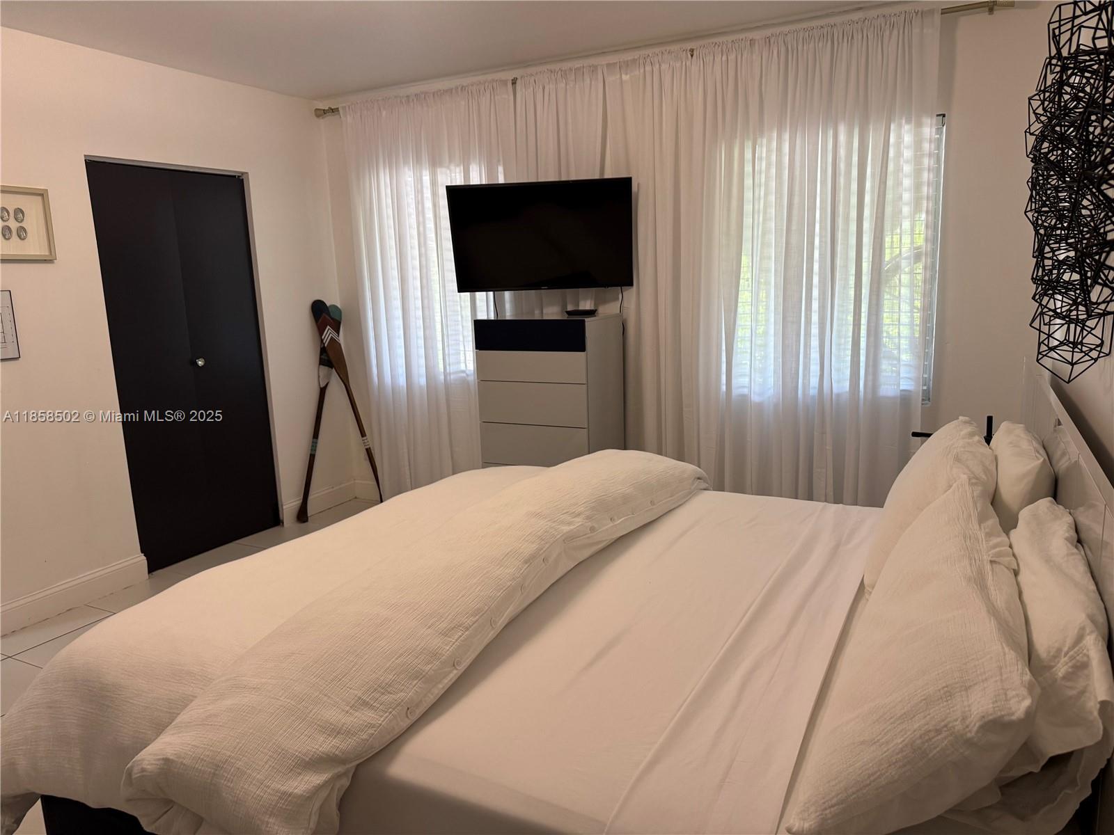 VENICE - Residential Lease