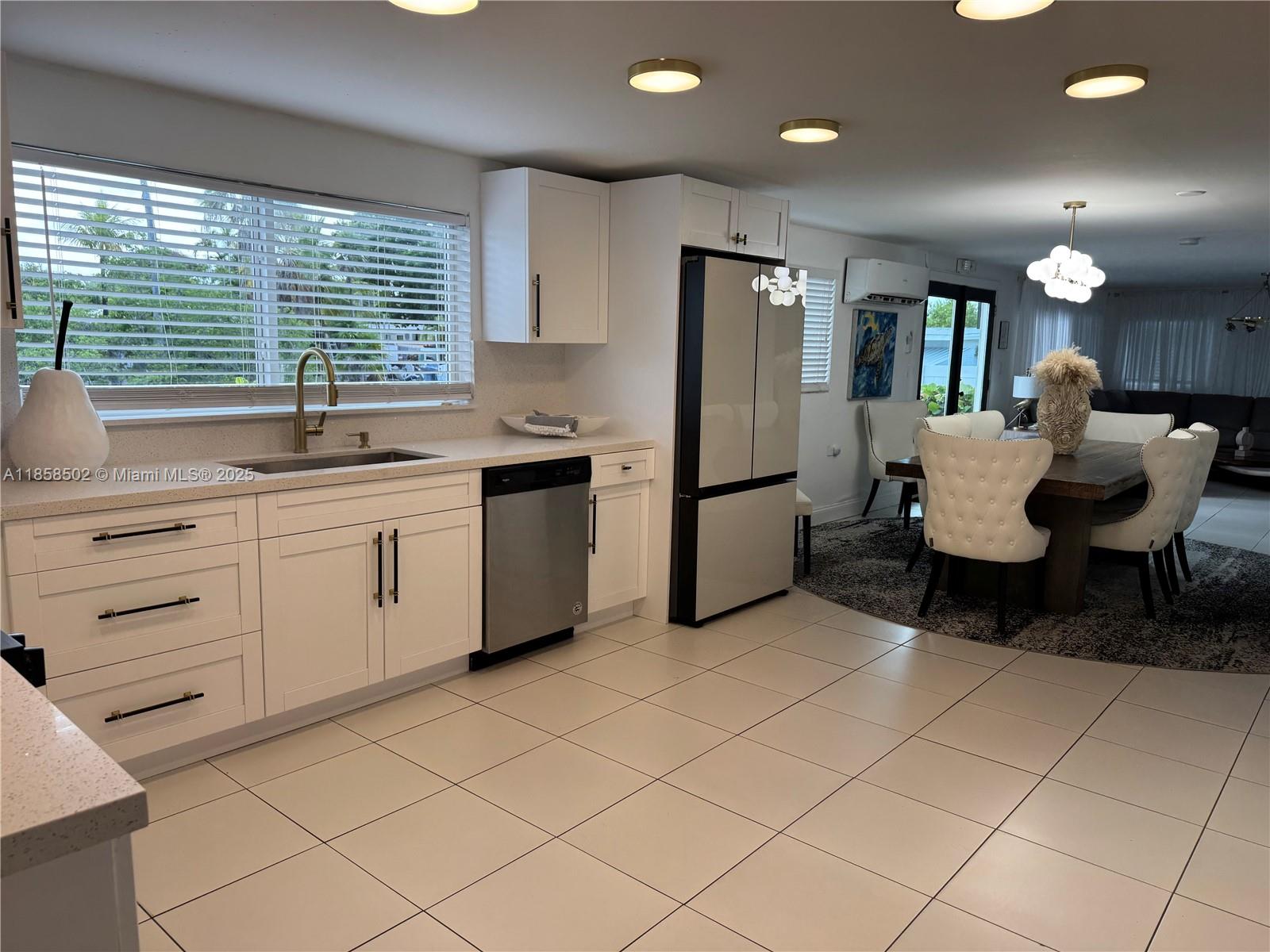 VENICE - Residential Lease