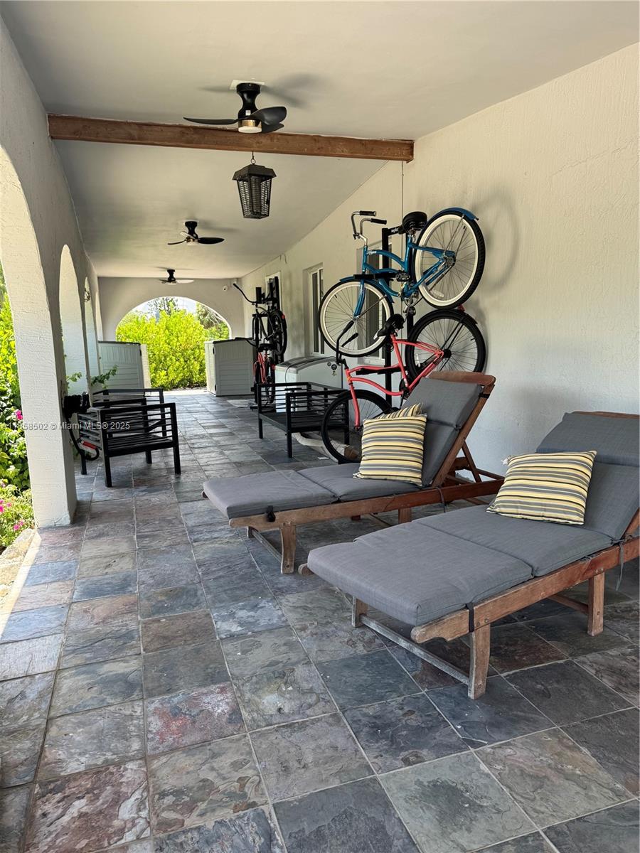 VENICE - Residential Lease