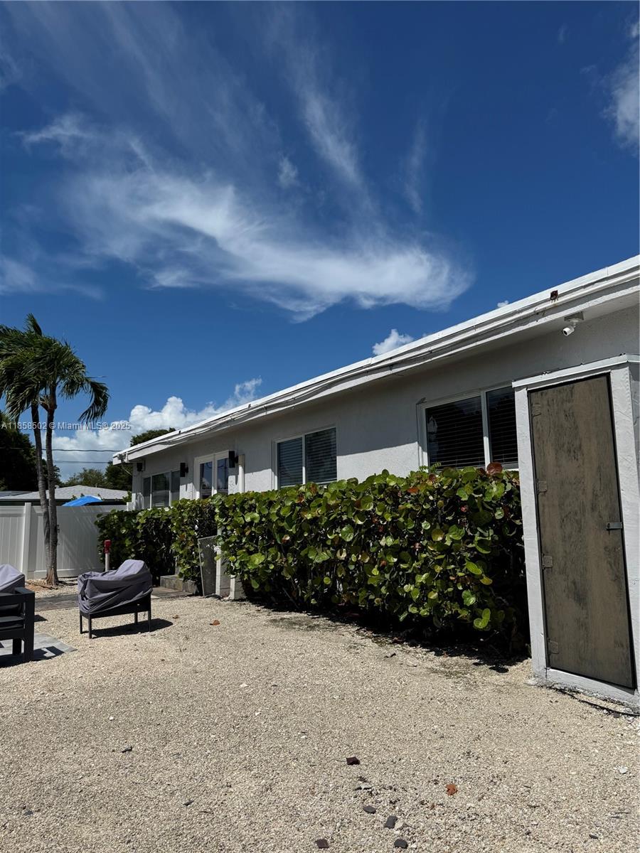 VENICE - Residential Lease