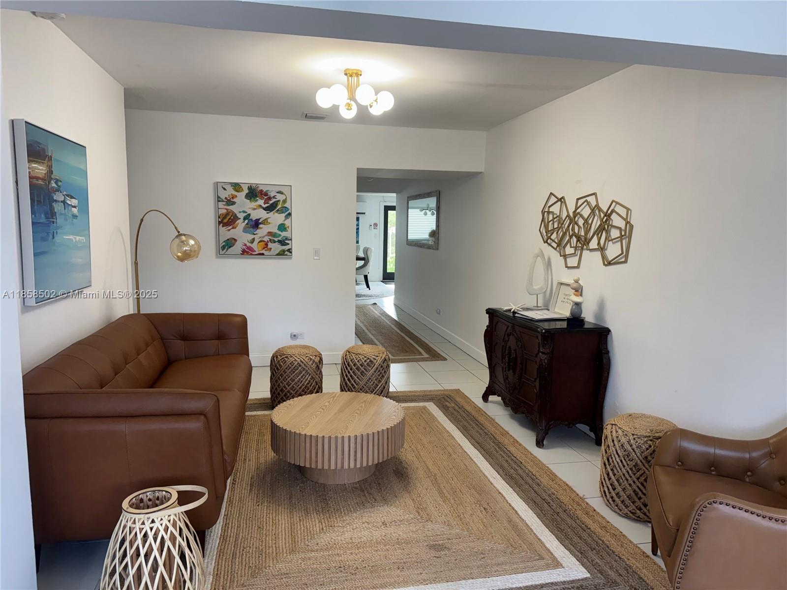 VENICE - Residential Lease