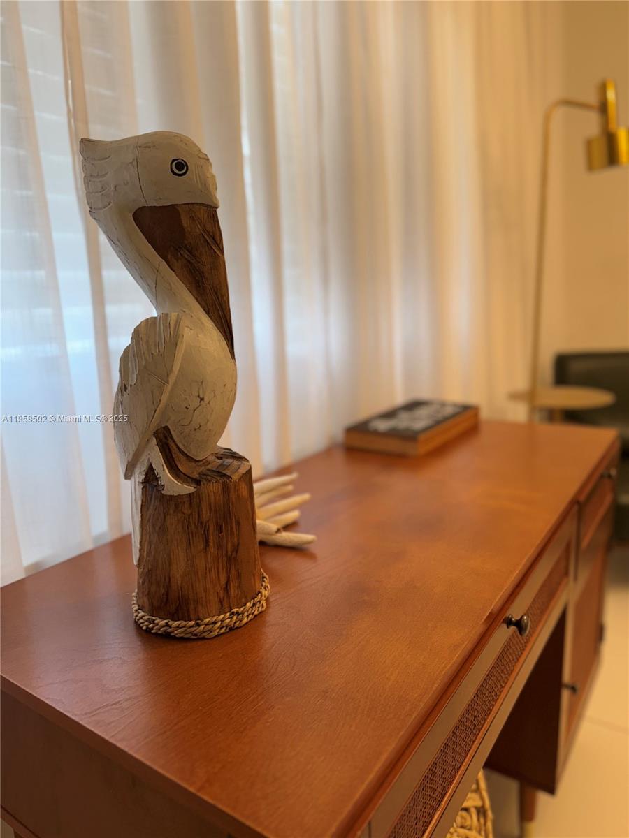 VENICE - Residential Lease