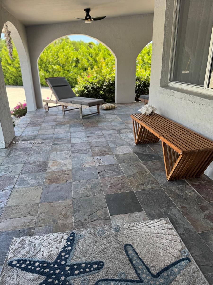 VENICE - Residential Lease