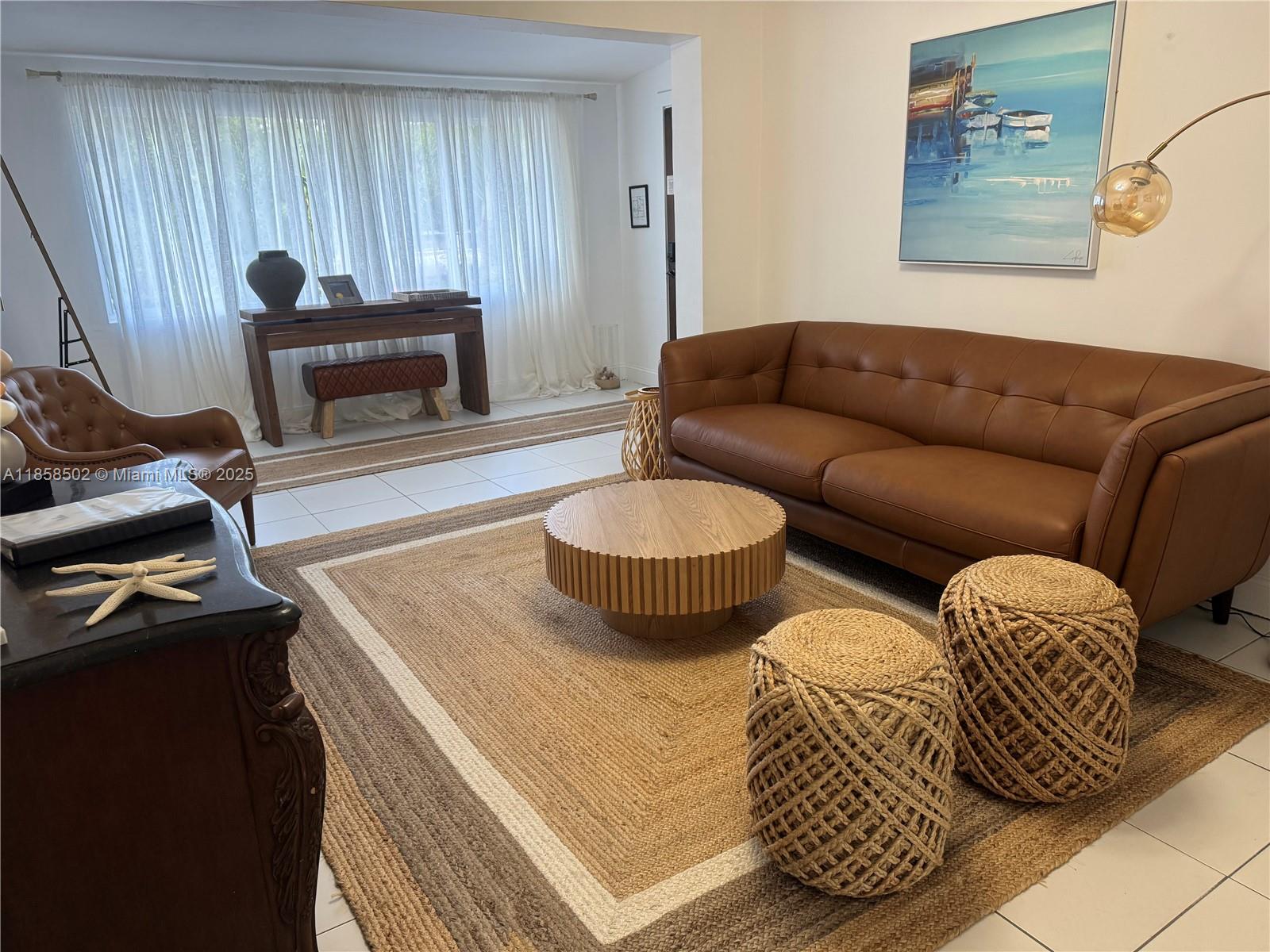 VENICE - Residential Lease