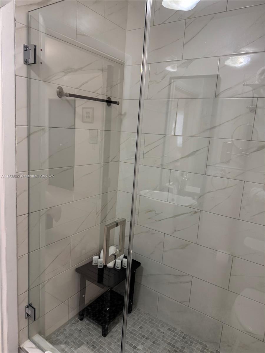 VENICE - Residential Lease