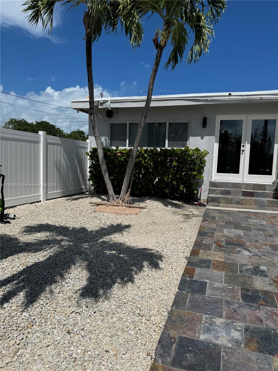 VENICE - Residential Lease