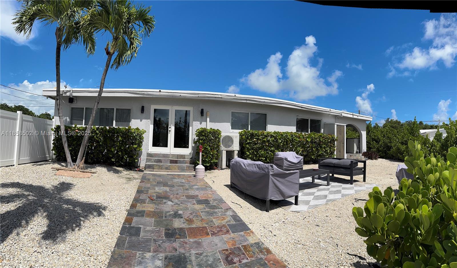 VENICE - Residential Lease