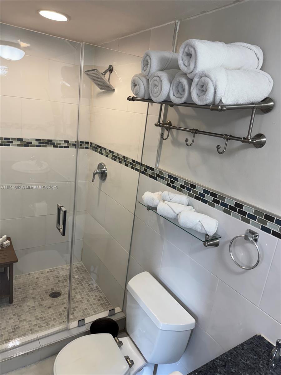 VENICE - Residential Lease