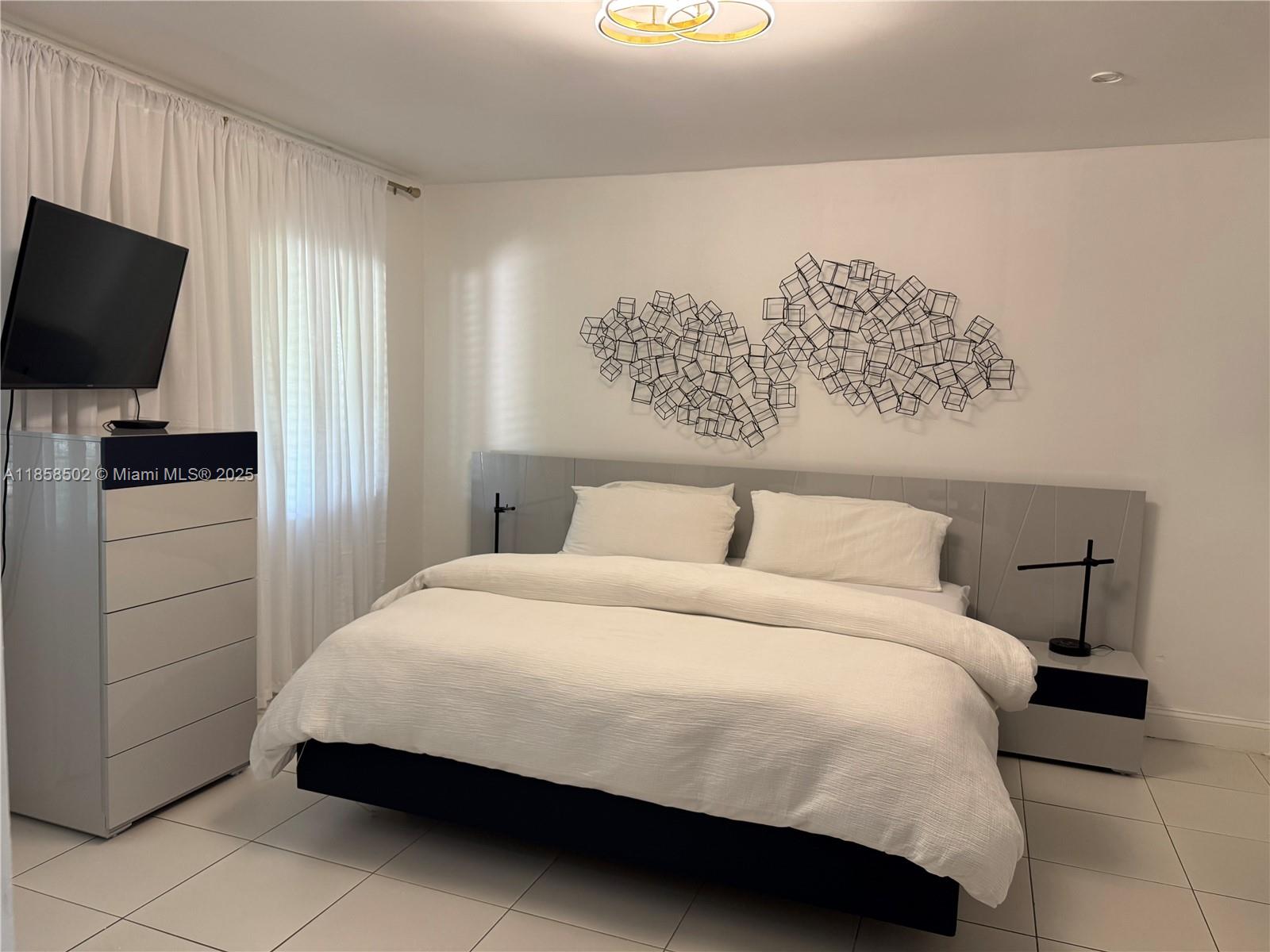 VENICE - Residential Lease