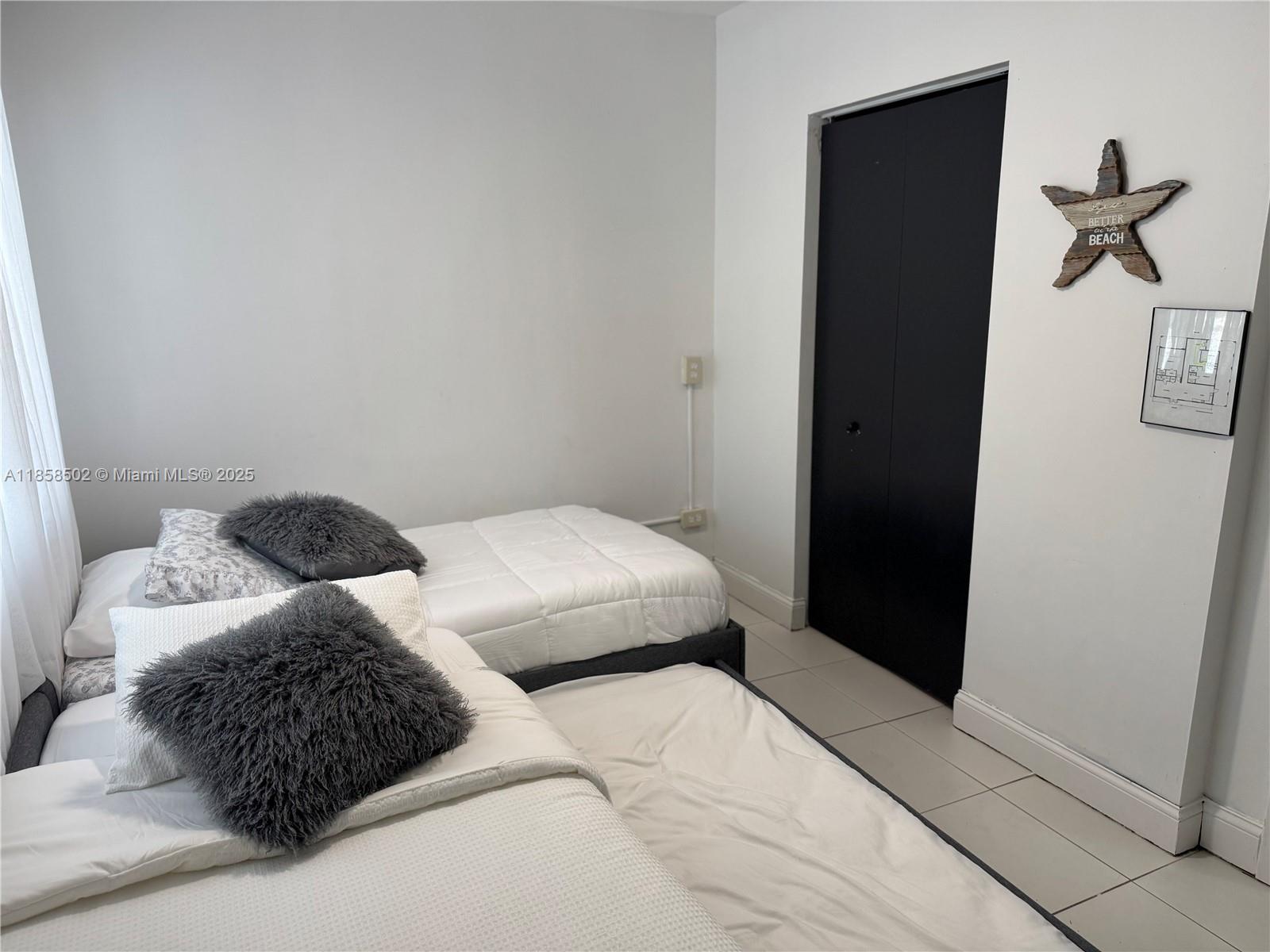 VENICE - Residential Lease