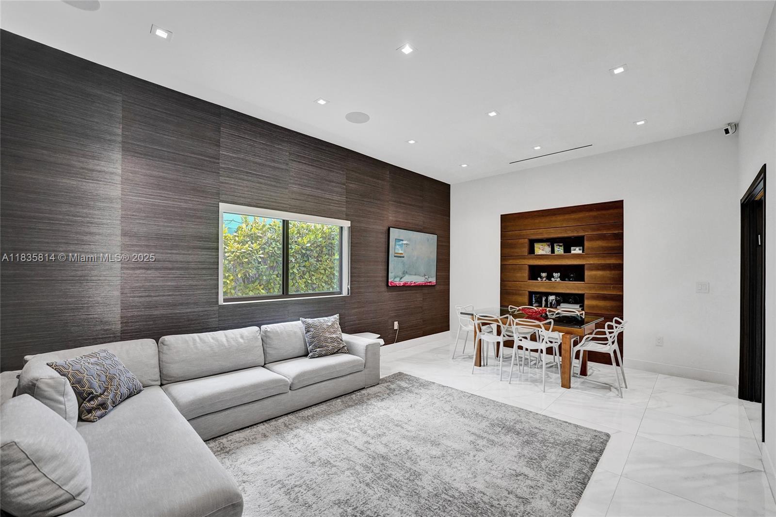 COUNTY SQUIRE ESTATES SEC - Residential Lease