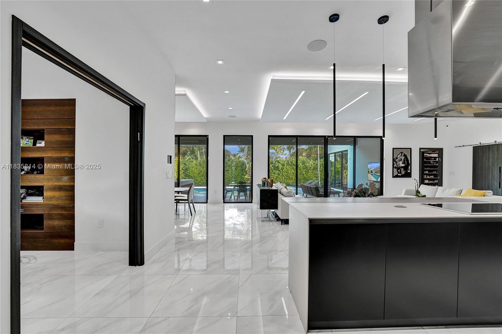 COUNTY SQUIRE ESTATES SEC - Residential Lease