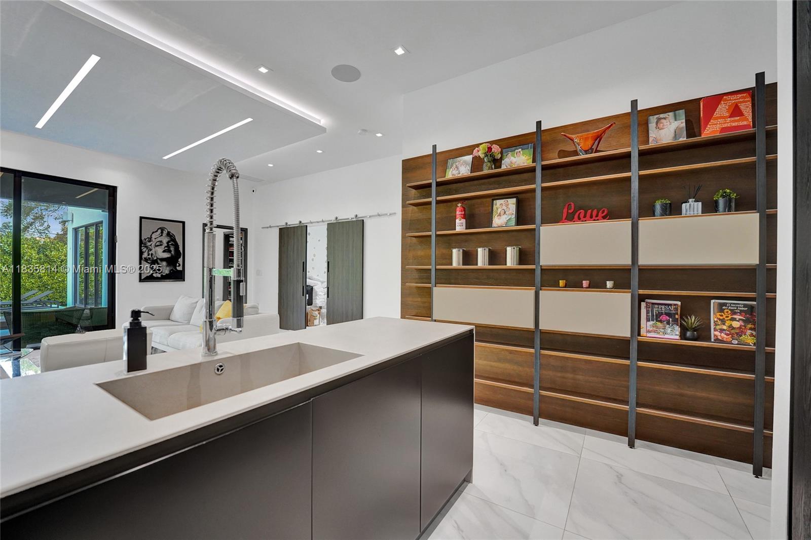 COUNTY SQUIRE ESTATES SEC - Residential Lease