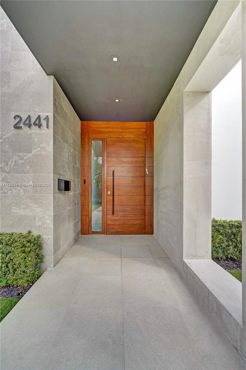 COUNTY SQUIRE ESTATES SEC - Residential Lease