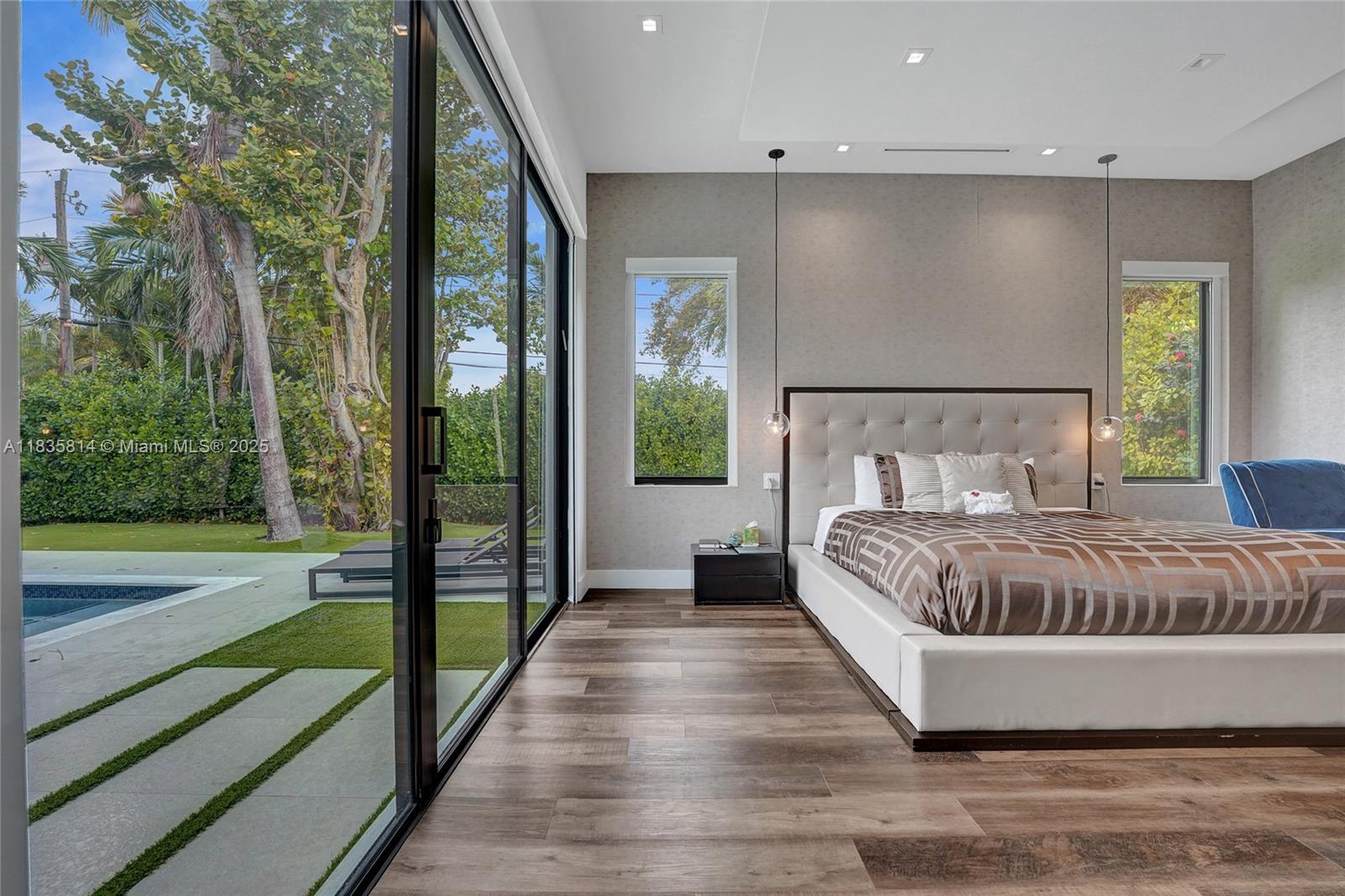 COUNTY SQUIRE ESTATES SEC - Residential Lease