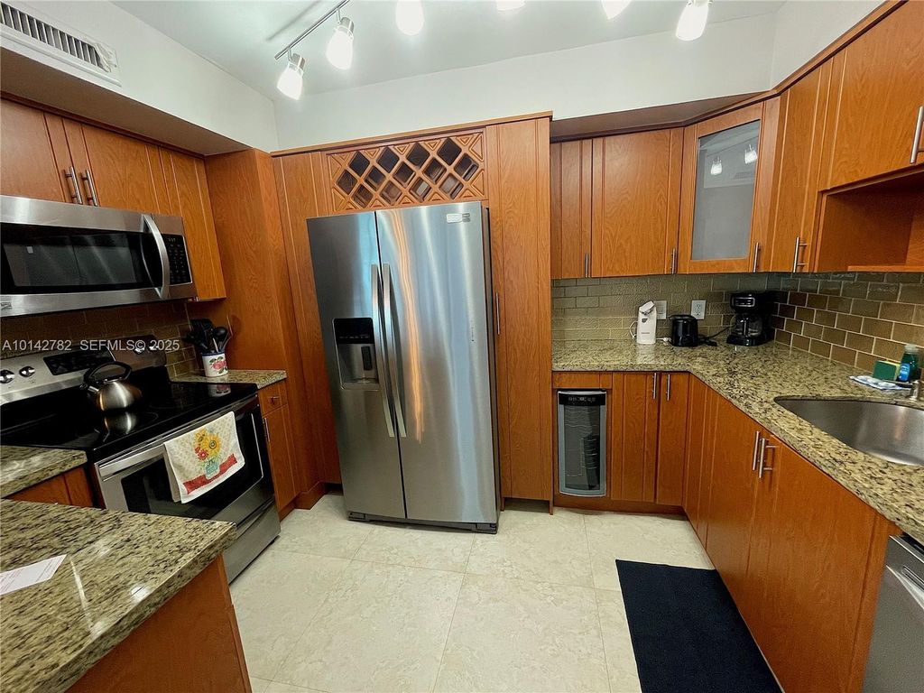 Photo of 3505 S Ocean Dr #1415, Hollywood, FL 33019 (MLS # A10142782)