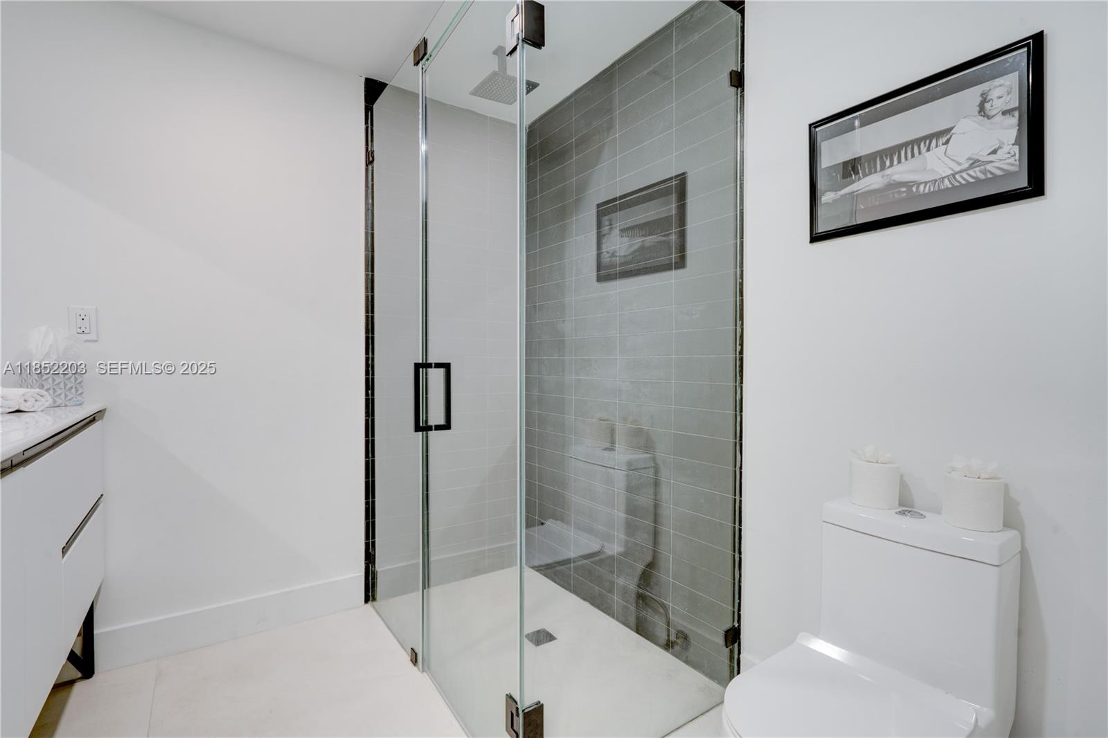 DIXIE MANOR - Residential