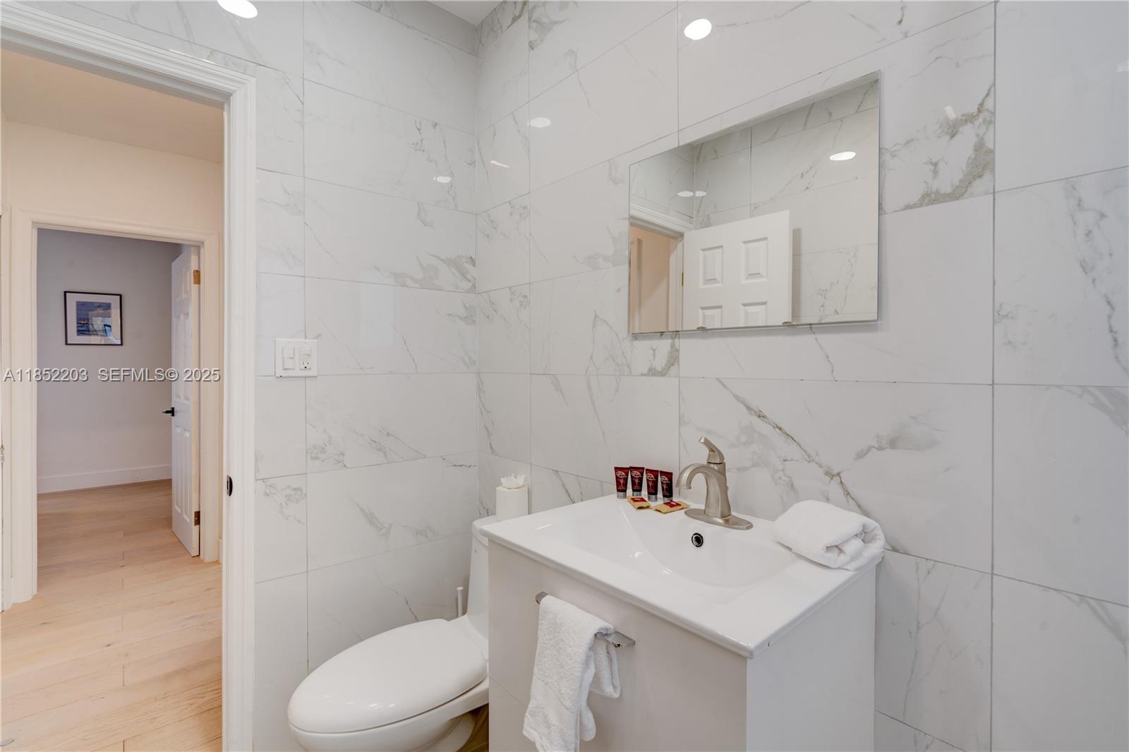 DIXIE MANOR - Residential