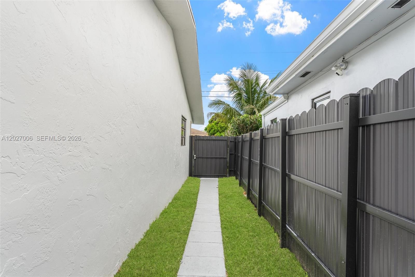 EVERGLADES AVE HTS ADDN - Residential