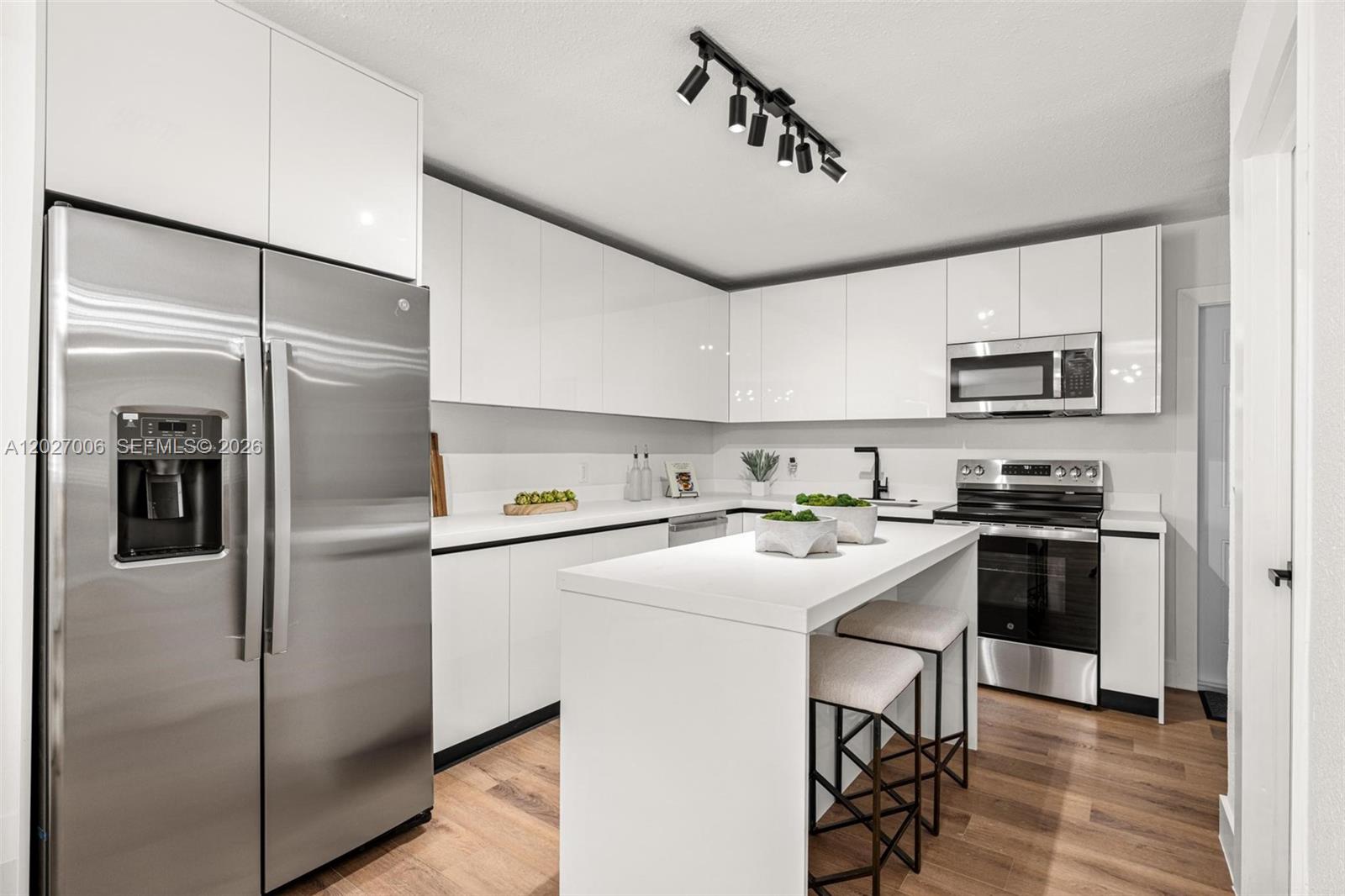 EVERGLADES AVE HTS ADDN - Residential