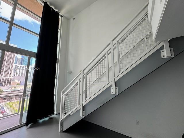 VIZCAYNE SOUTH CONDO - Residential