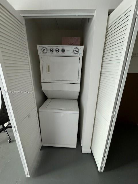 VIZCAYNE SOUTH CONDO - Residential