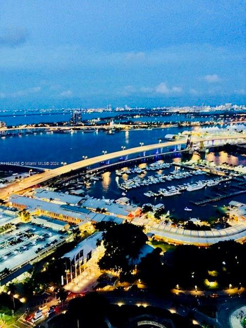 VIZCAYNE SOUTH CONDO - Residential