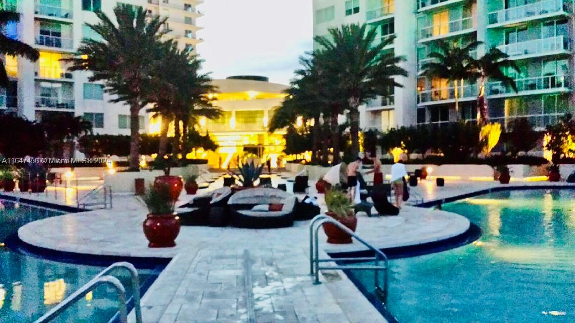 VIZCAYNE SOUTH CONDO - Residential