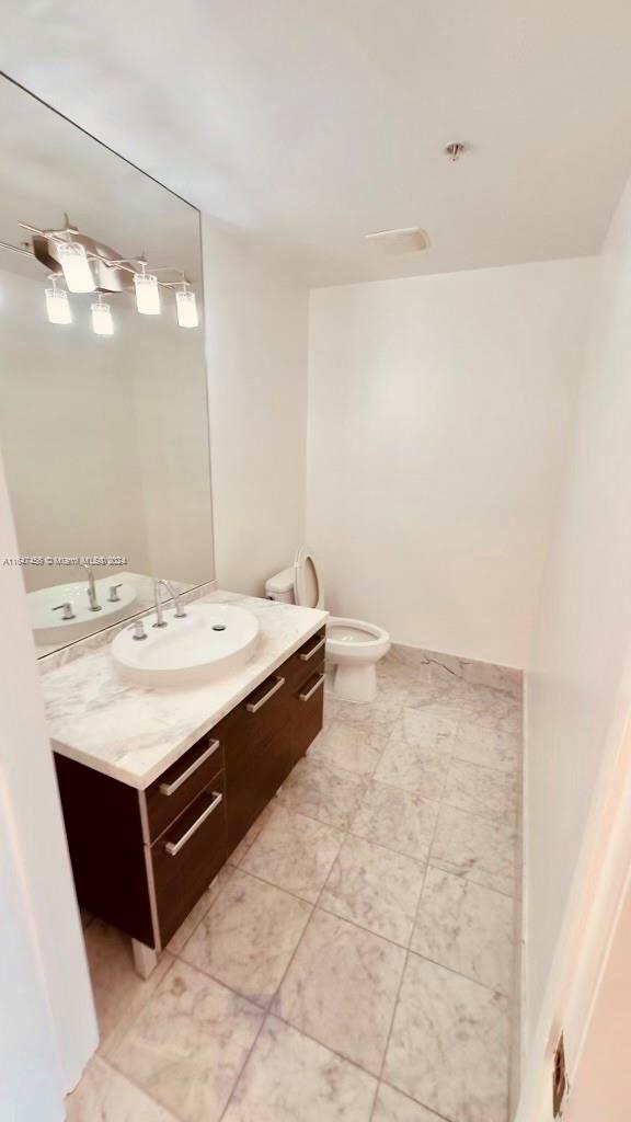 VIZCAYNE SOUTH CONDO - Residential