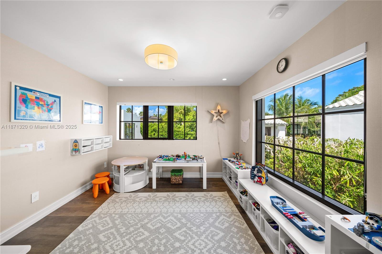 BEACH VIEW - Residential Lease