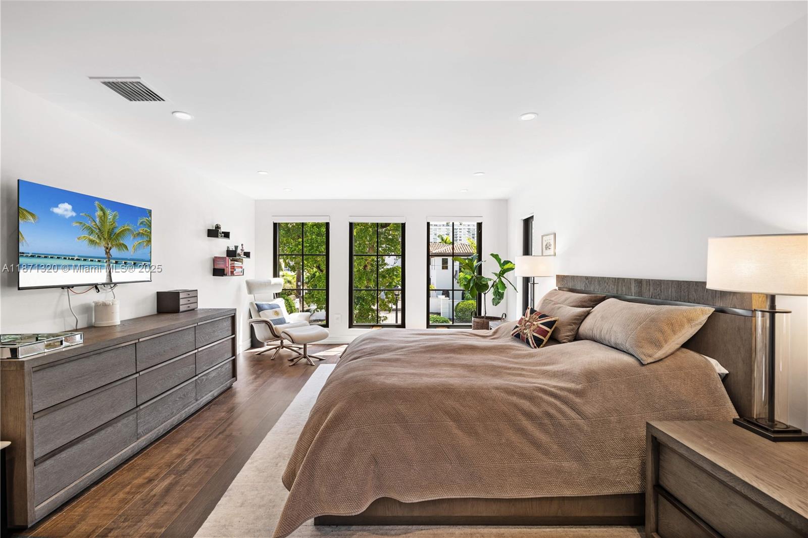 BEACH VIEW - Residential Lease