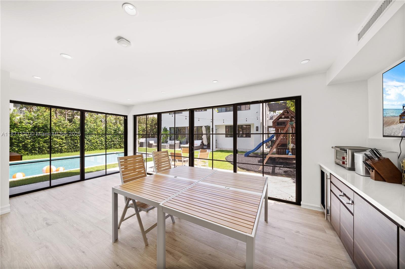 BEACH VIEW - Residential Lease