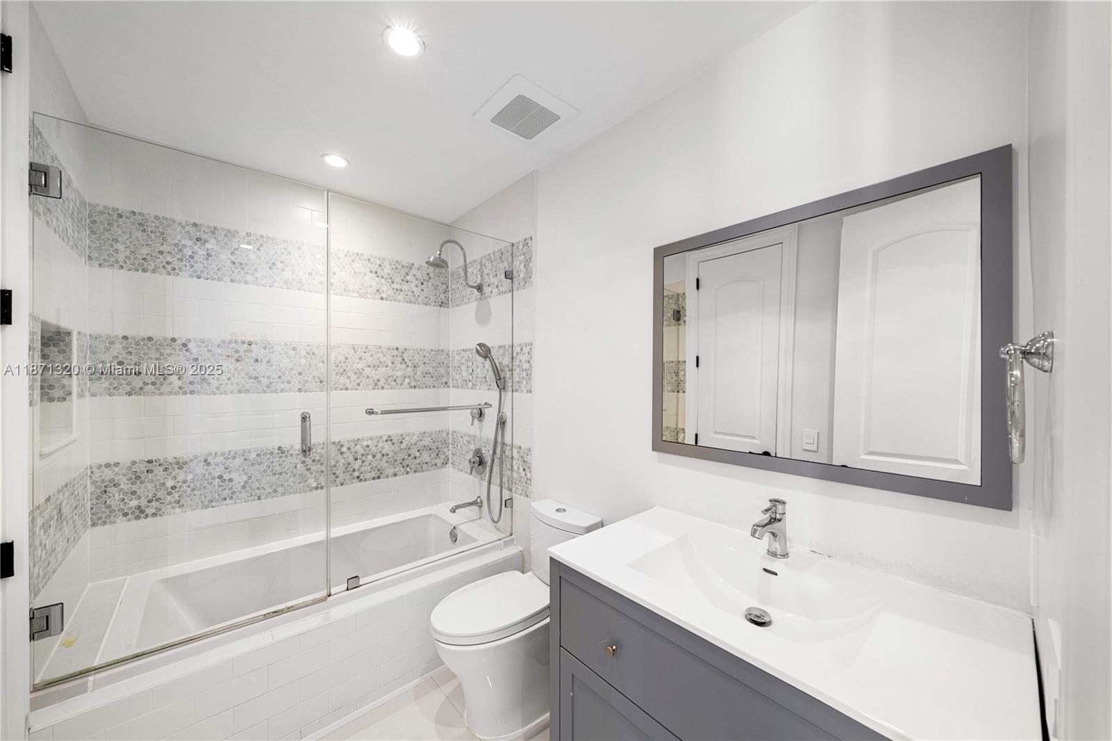 BEACH VIEW - Residential Lease