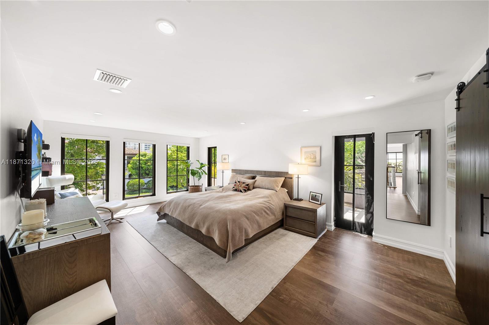 BEACH VIEW - Residential Lease