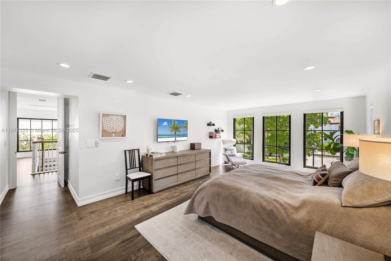 BEACH VIEW - Residential Lease