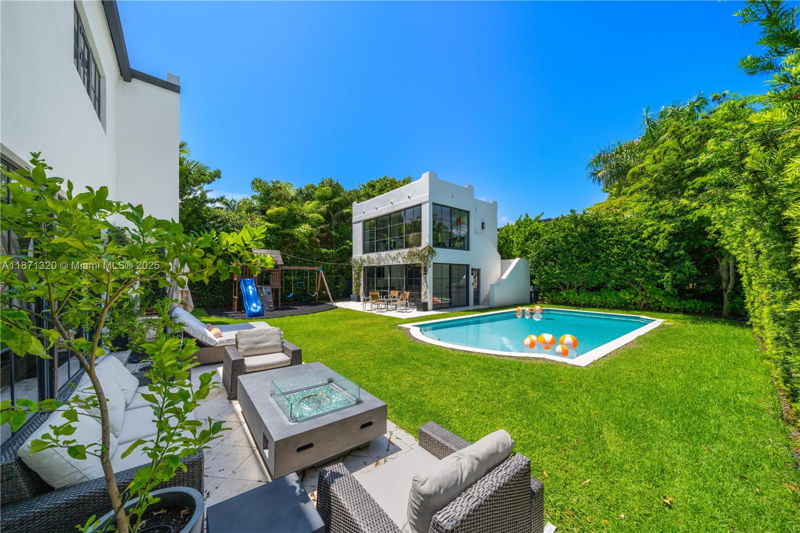 BEACH VIEW - Residential Lease