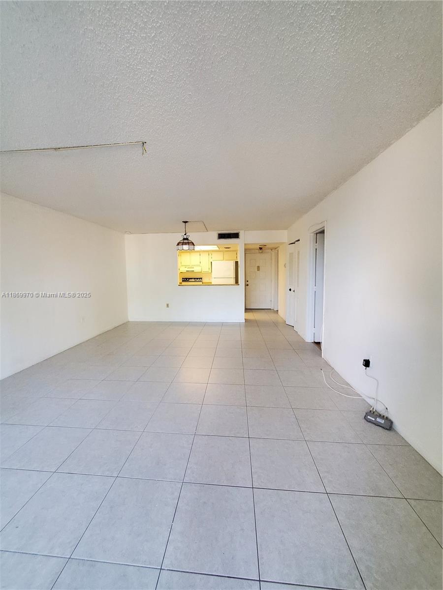 INVERWOOD CONDO - Residential Lease