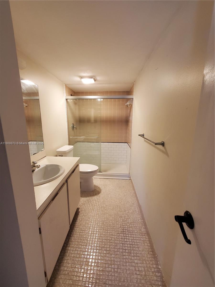 INVERWOOD CONDO - Residential Lease