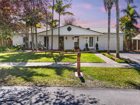 9000 SW 184th Ter Cutler Bay FL 33157