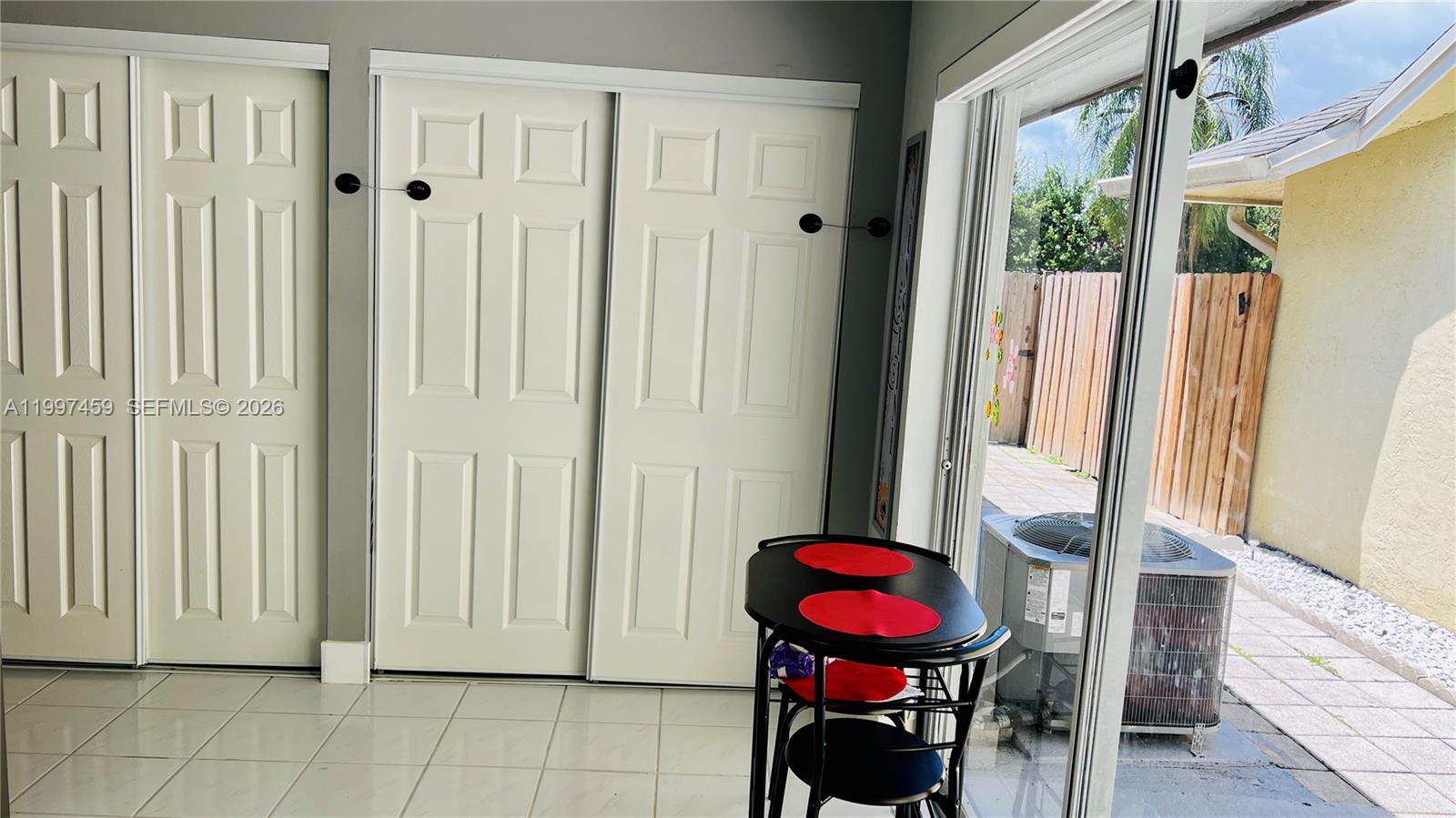 COUNTRY LAKE PARK 1ST ADD - Residential