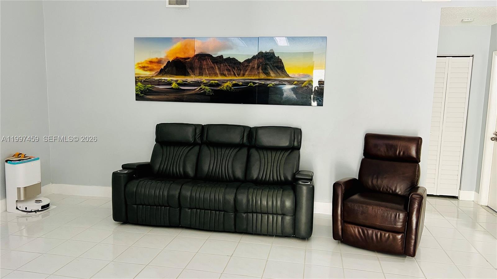 COUNTRY LAKE PARK 1ST ADD - Residential