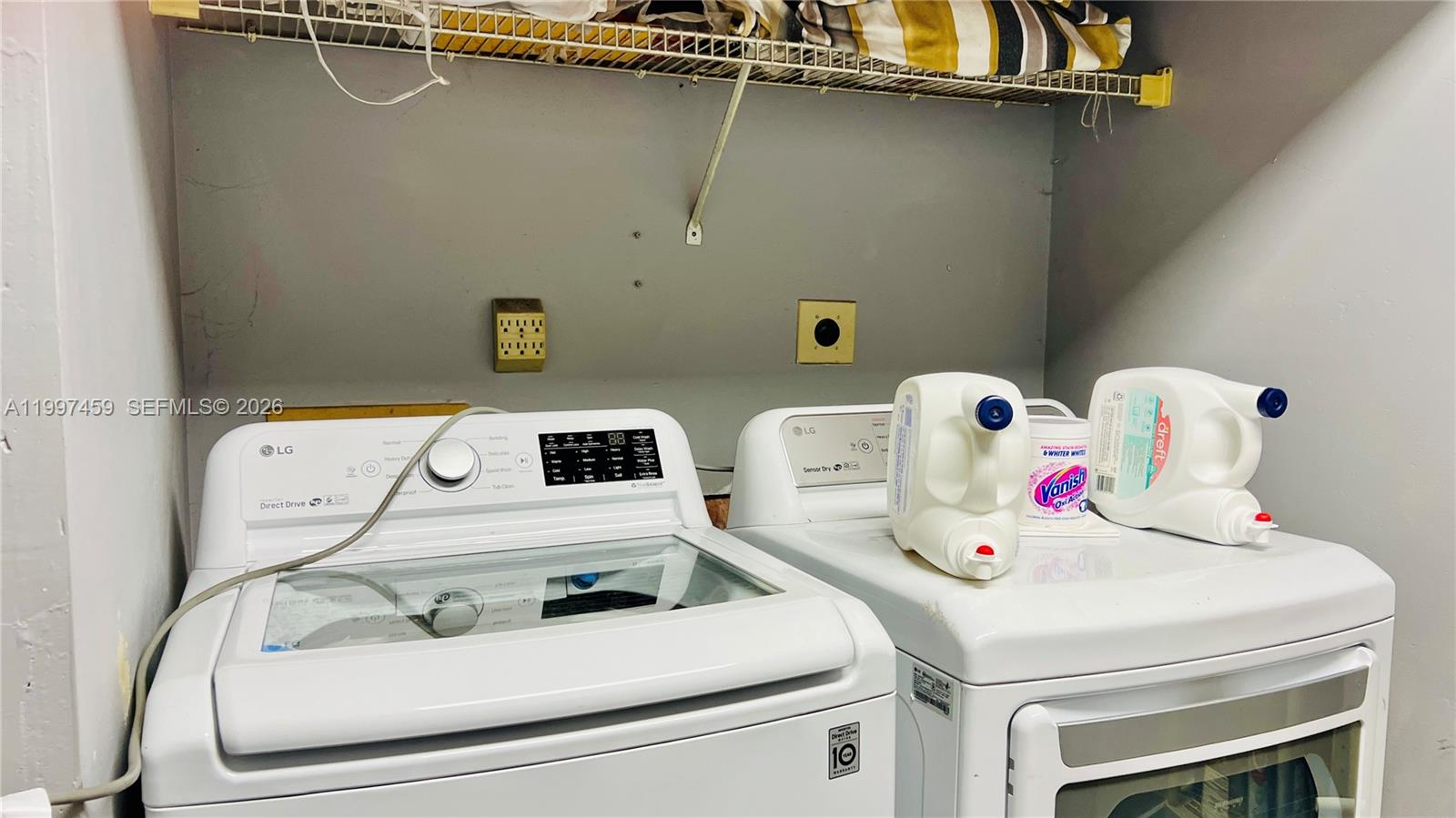 COUNTRY LAKE PARK 1ST ADD - Residential