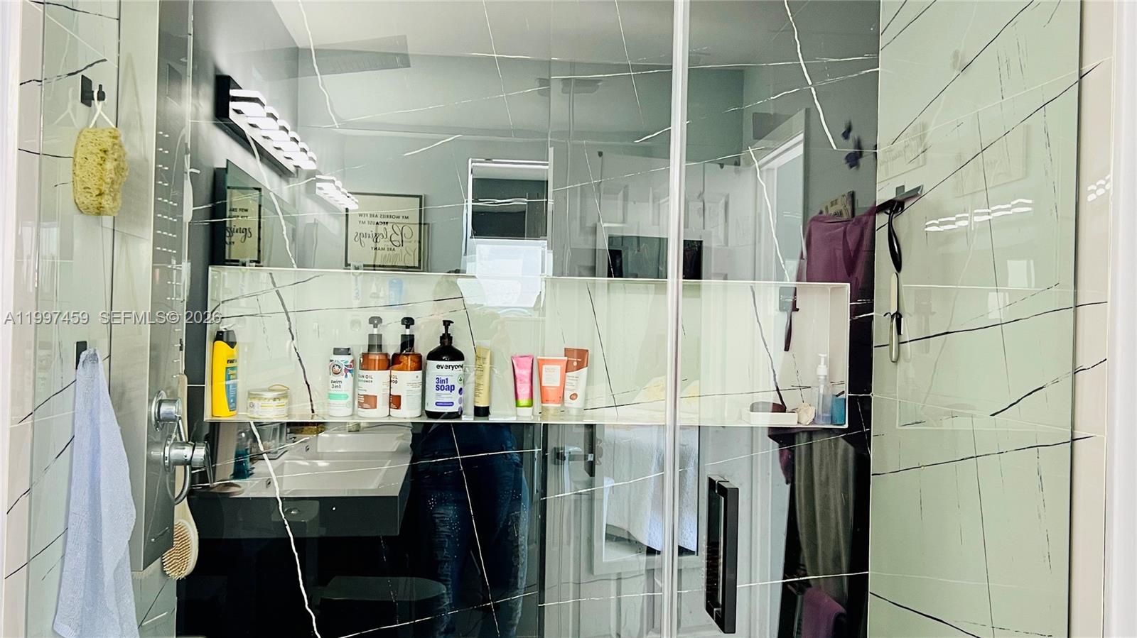 COUNTRY LAKE PARK 1ST ADD - Residential