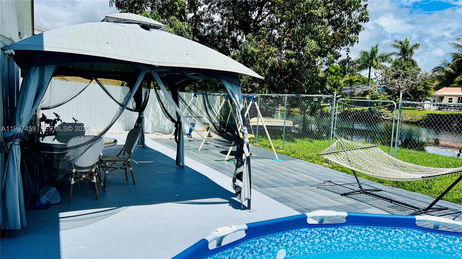 COUNTRY LAKE PARK 1ST ADD - Residential