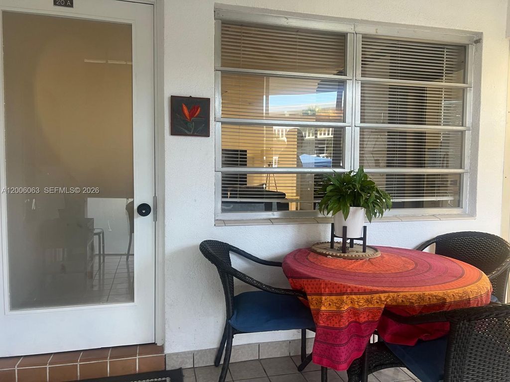 Photo of 181 NE 14th Ave #20A, Hallandale Beach, FL 33009 (MLS # A12006063)