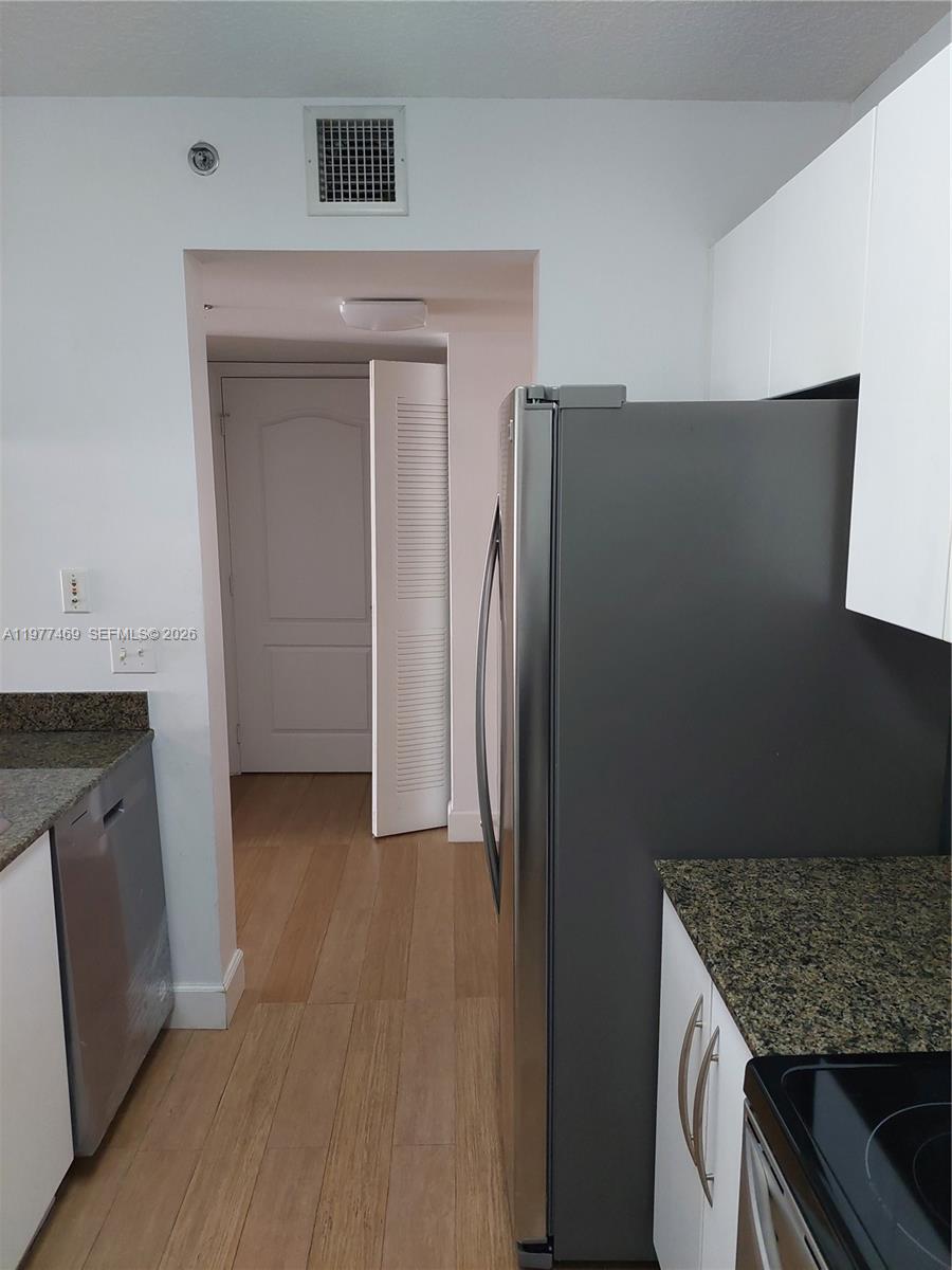 THE CLUB AT BRICKELL BAY - Residential Lease